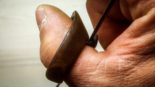 Daumenring aus Leder - Asianbows